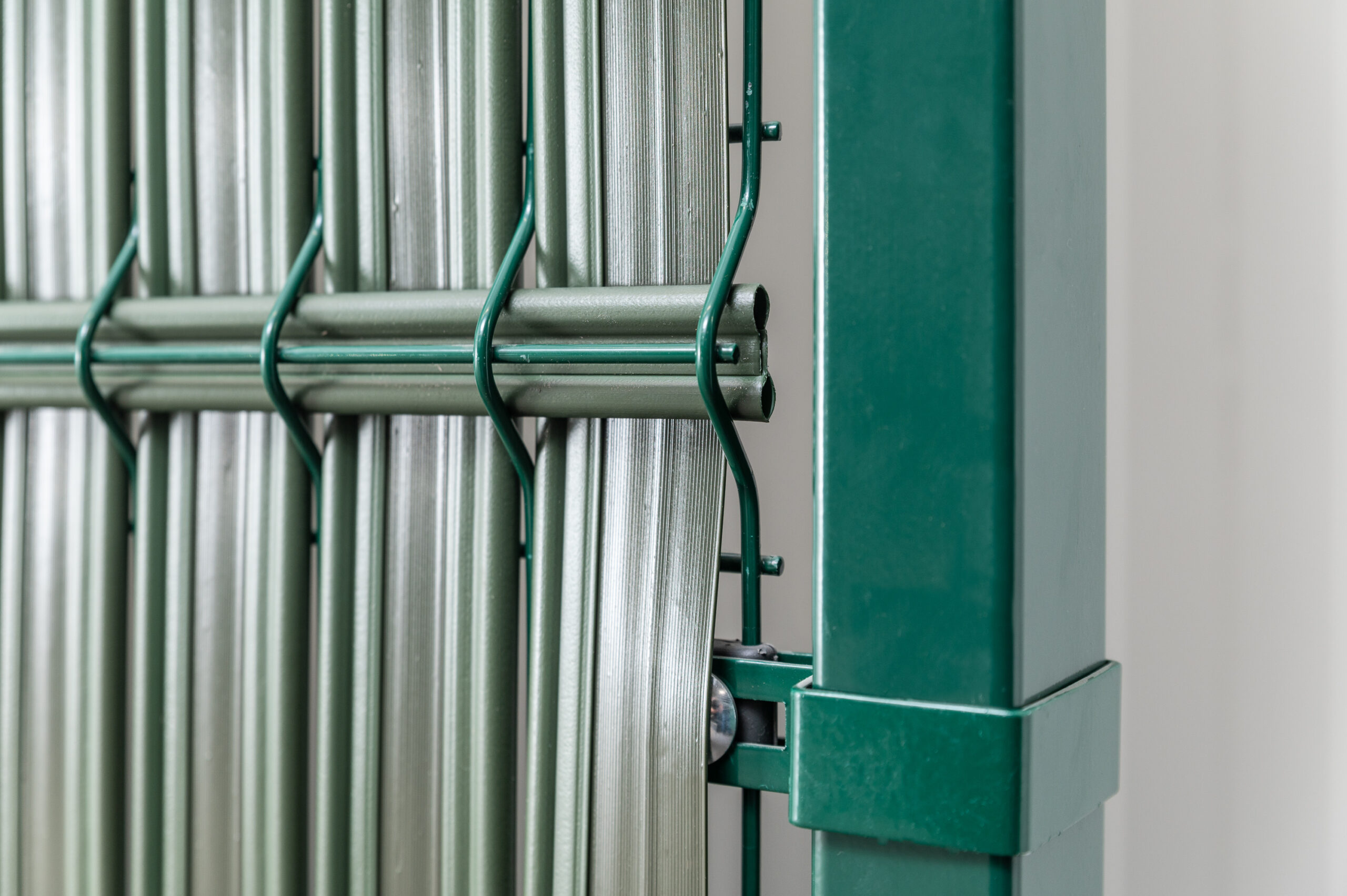 Listwy pionowe do paneli ogrodzeniowych - wymiary 153x250cm